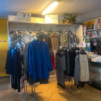 Stock negozio abbigliamento, intimo, merceria