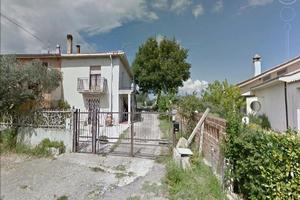 Casa con terreno edificabile