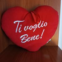 cuscino cuore rosso