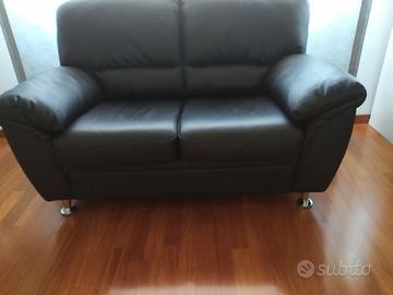 DIVANO IN ECOPELLE 2 POSTI