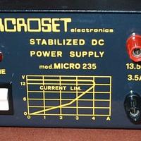 alimentatore   13,5 volt   3,5- 4 ampér di picco