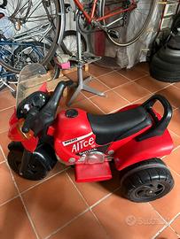 Moto giocattolo ducati