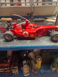 Ferrari F2004 radiocomandata