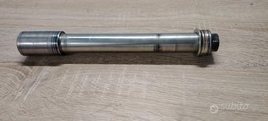 Perno ruota anteriore suzuki gsx r 600 750 k8 k9 k