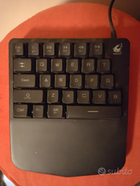 Mini tastiera gaming + tappetino gaming