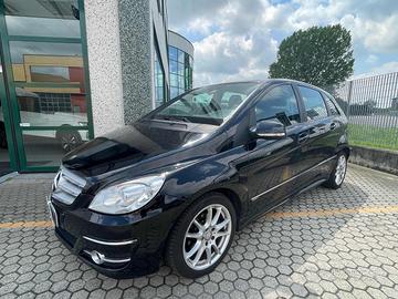 MERCEDES-BENZ B 180 CDI Sport