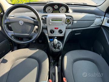 Lancia Y