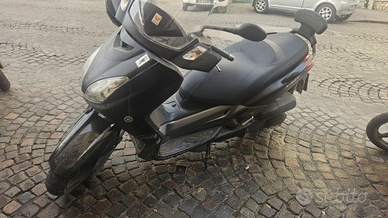 Yamaha Xmax 250