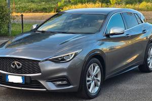 infiniti Q30 1.5 diesel cambio automatico 