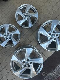 4 CERCHI USATI ORIGINALI AUDI Q3 /A3/Q2/VW GOLF/T-