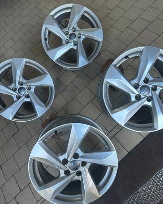 4 CERCHI USATI ORIGINALI AUDI Q3 /A3/Q2/VW GOLF/T-