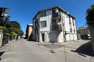 2 LOCALI A ROVIGO