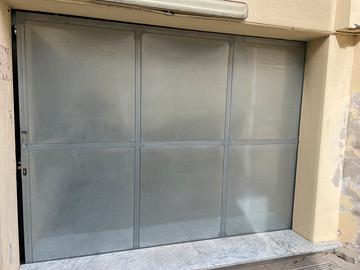 Cancello scorrevole zincato.