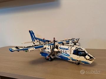 LEGO Technic 42025 - Aereo Da Carico. Usato