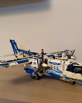 LEGO Technic 42025 - Aereo Da Carico. Usato
