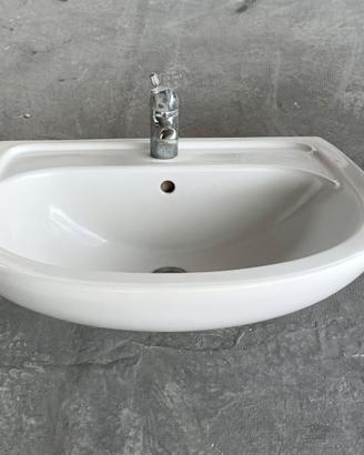 Lavabo con piede e bidet