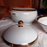ELEGANTE SERVIZIO DI PIATTI ORO E BLU