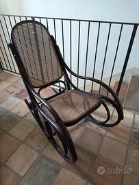 Dondolo thonet