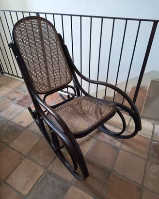 Dondolo thonet