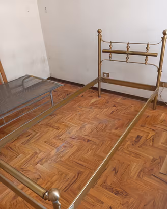 Struttura letto singolo in ottone anni 70