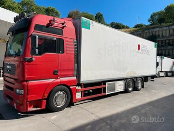 Man TGX 26460. 2003. Frigorifero