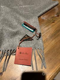 Sciarpa loro piana 100% cashmere NUOVA