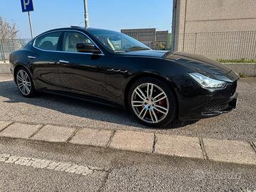 Maserati ghibli v6 benzina q4