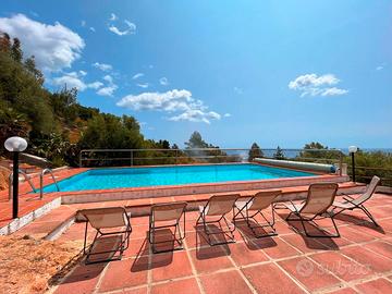Villa Sole Vista Mare con Piscina