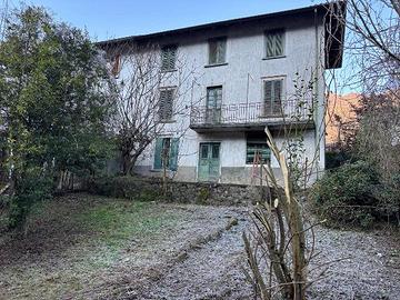 Porzione di casa su tre livelli