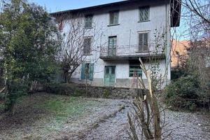 Porzione di casa su tre livelli