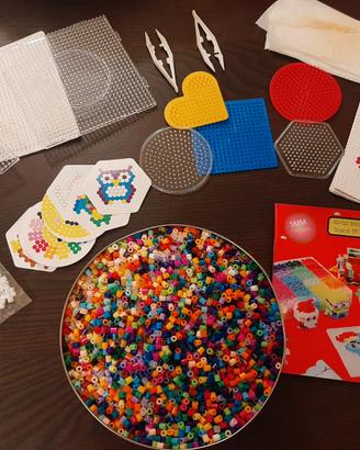Pyssla gioco perle multicolore con accessori