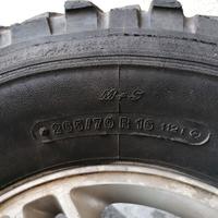 Cerchi e gomme fuoristrada r16