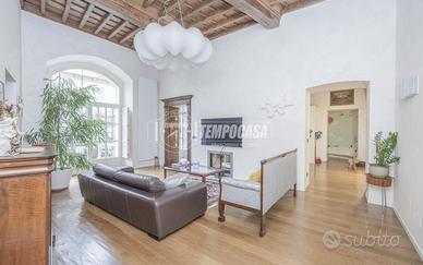 RAFFINATO APPARTAMENTO DI 300 MQ. CON UN TERRAZZO