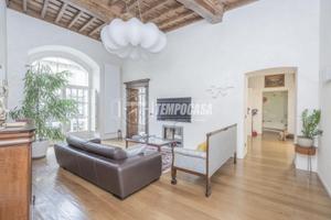 RAFFINATO APPARTAMENTO DI 300 MQ. CON UN TERRAZZO