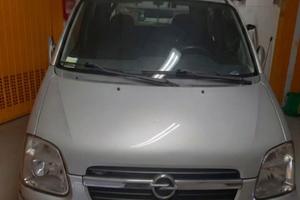 auto opel agila 1000