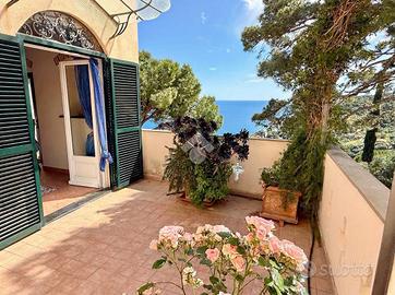 CASA DI CORTE A IMPERIA