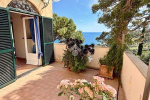 CASA DI CORTE A IMPERIA