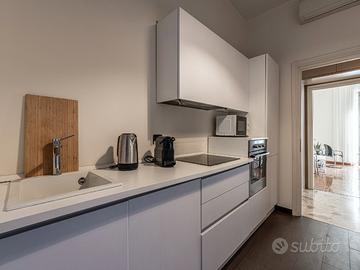 Prestigioso appartamento con tre camere da letto