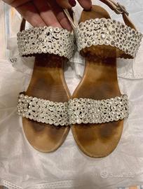 Sandali marca Bata in pelle,cuoio e strass