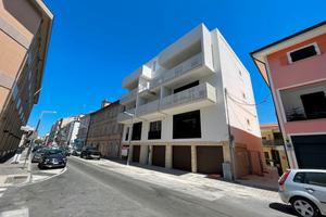 Guarda qui che meraviglia, passa in agenzia