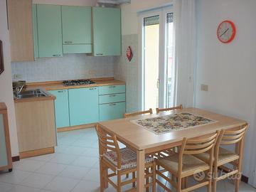 22-29 AGOSTO/50m da mare/bilocale/4-5 letti/p.auto