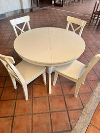 tavolo tondo con 4 sedie