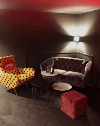 Set arredo design: Seletti SHIT + divanetto + pouf