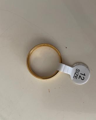 Fede nuziale in simil oro, stile comodo.