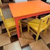 Tavolino bimbi + 2 sedie