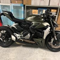 Ducati Streetfighter V2 - Storm Green 2.400km 2023
