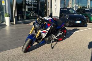 BMW Motorrad F 900 R