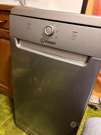 Piccola lavastoviglie da esterno