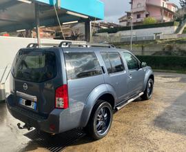 Nissan Pathfinder 2.5 diesel cambio automatico 7 p