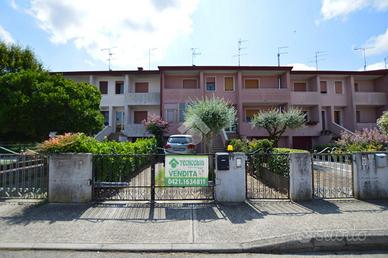 VILLA A SCHIERA A TORRE DI MOSTO